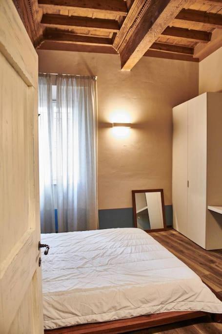 Casa Asja: Cromatismo In Centro Storico Apartment Cesena Exterior photo
